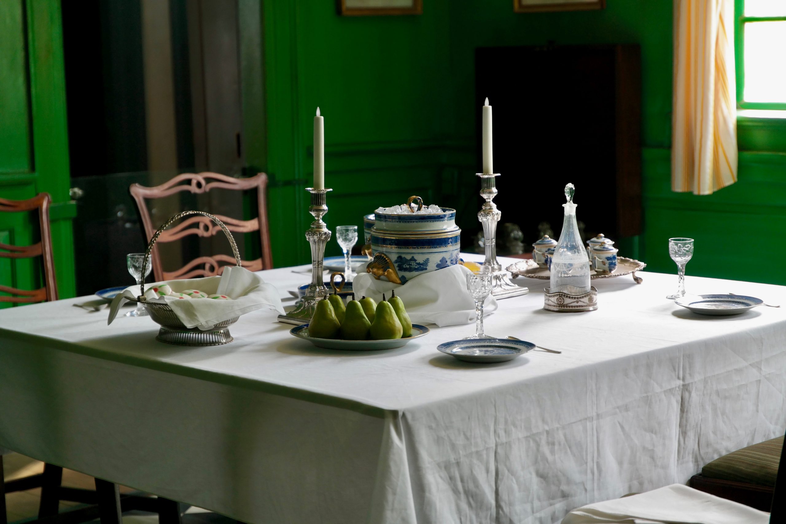 fancy dining table